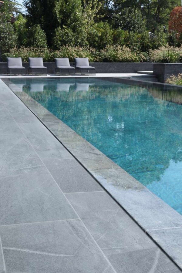 Design moderne liner piscine